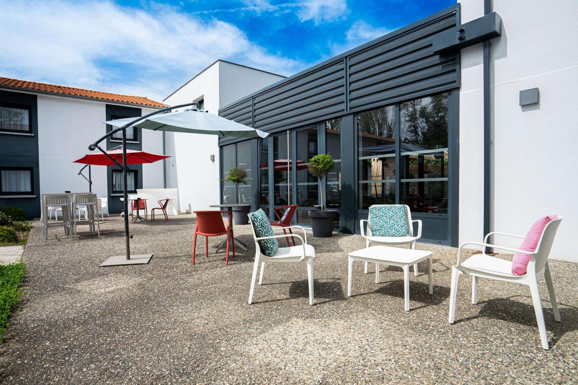 Sure Hotel By Best Western Les Portes De Montauban Exterior photo